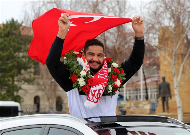 Taha Akgül´e Yeni Görev--Video