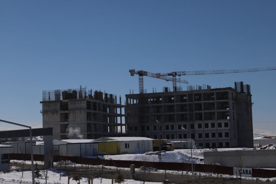 500 Milyonluk Proje Kışa Rağmen  Yükseliyor