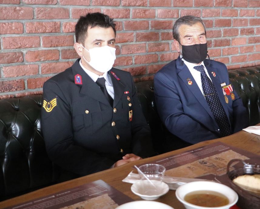 Müşterilere Üzüm Hoşafı --Video