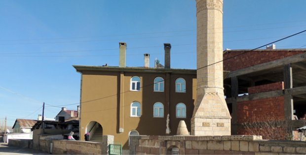 Babası Ezanı Duyabilsin Diye Özel Hat Çekti