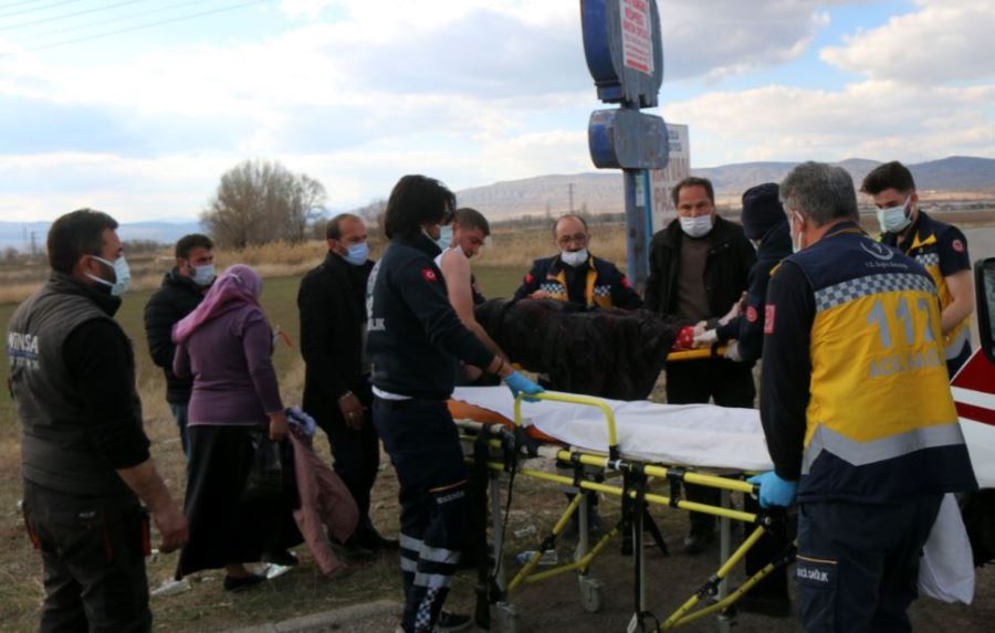 Devrilen Otomobildeki 7 Kişi Yaralandı