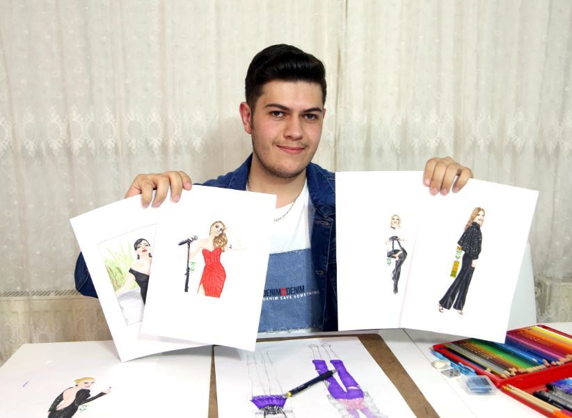 Moda Çizimleri Ünlülerin İlgi Odağı Oldu