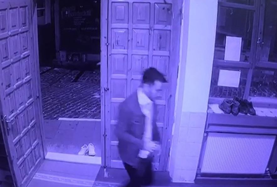 Sevimli Hırsız Kameraya Yakalandı