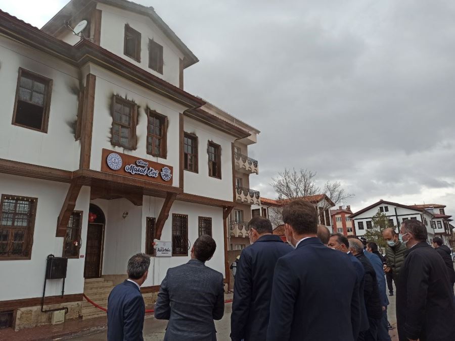 Masal Konağında Korkutan Yangın--Video