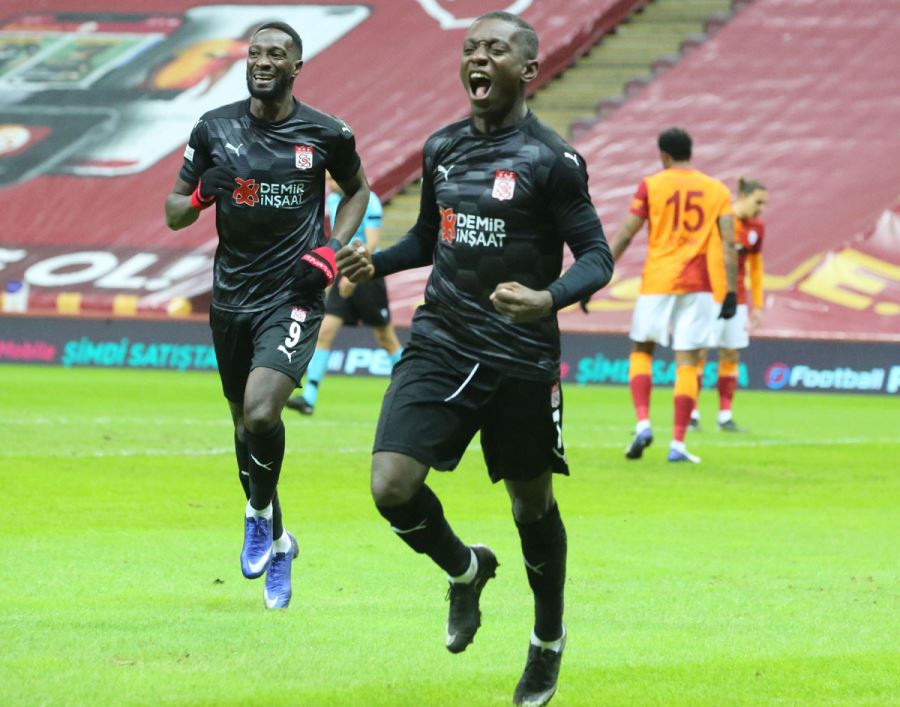 Gollere Gradel İmzası