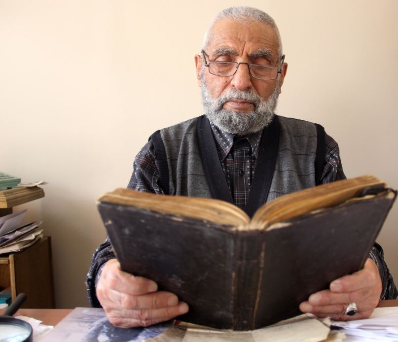 Dedesinden Öğrendiği Mesleğiyle Geçmişe Işık Tutuyor