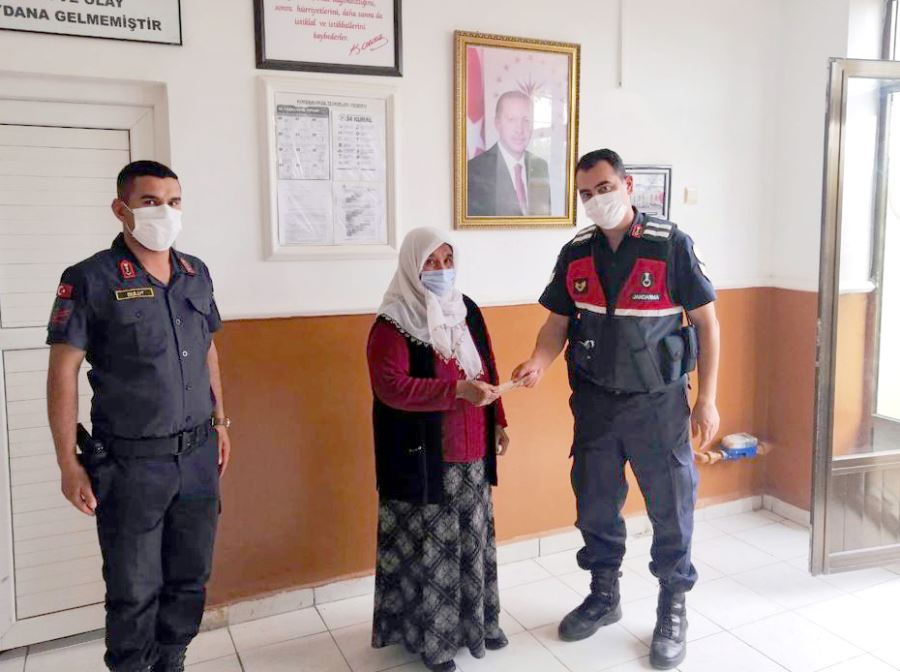 Dilenci Olarak Girdikleri Evleri Soyuyorlardı, Jandarmaya Yakalandılar -- Video