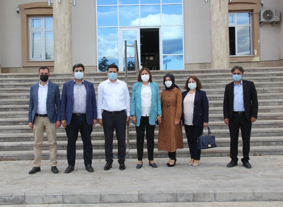 Milletvekili Ekinci, Zara'da Partililerle Bir Araya Geldi 