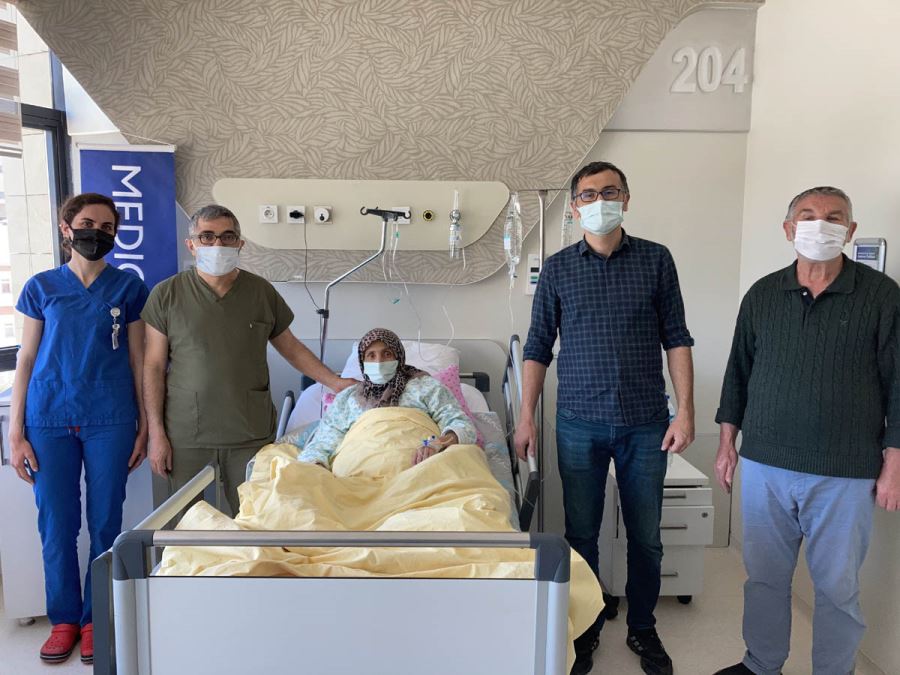 Dünyada İkinci Kez Yapıldı, Hasta Sağlığına Kavuştu