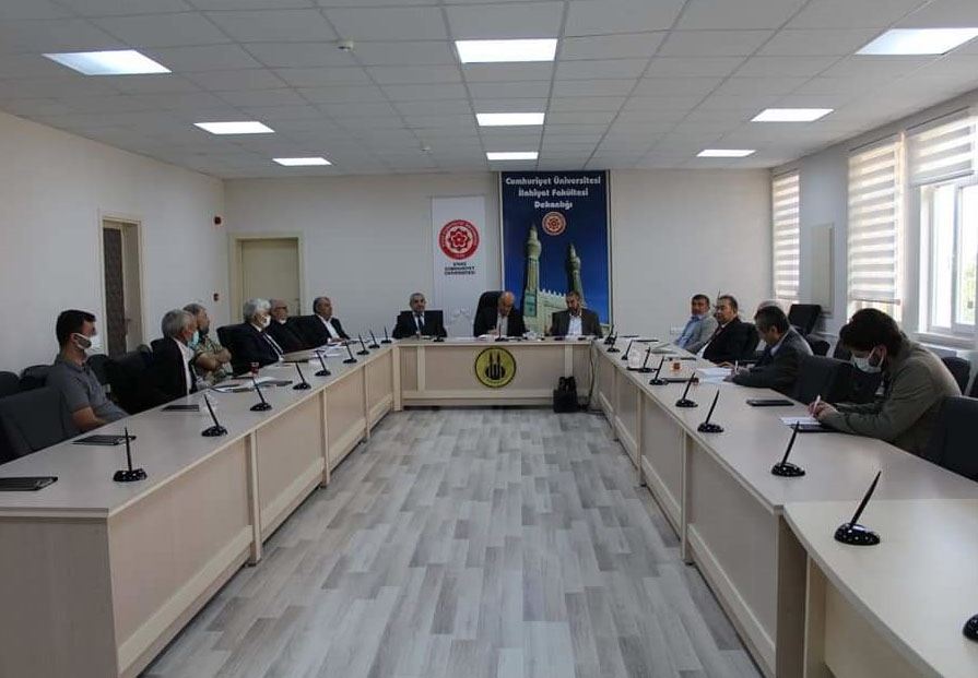 Toplumsal Faaliyetlere Özen Gösteriyoruz