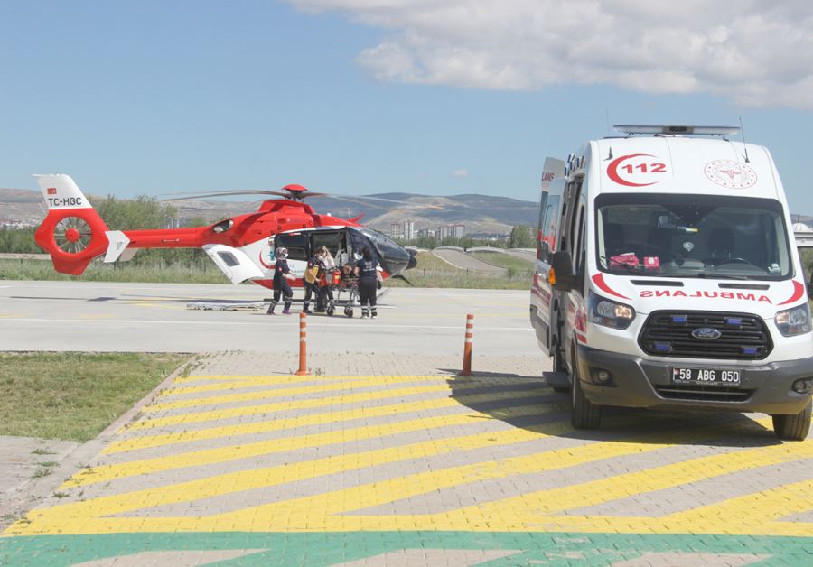 İnşaattan Düşen İşçi Ambulans Helikopterle Sevk Edildi -- Video