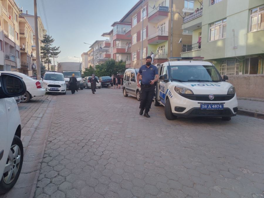 Bıçaklanan Genç Hastaneye Kaldırıldı