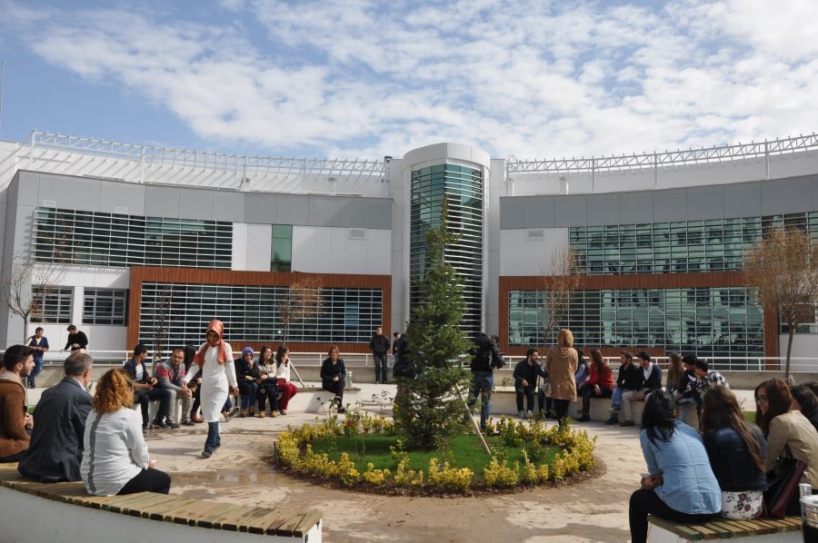 Necmettin Erbakan Üniversitesi 35 Öğretim Üyesi alıyor