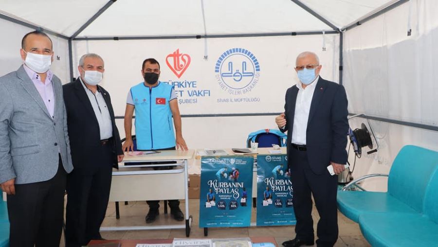 Kent  Meydanında Bağış Standı Açıldı