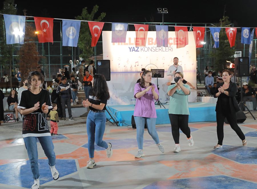 Gönüllerince Eğlendiler