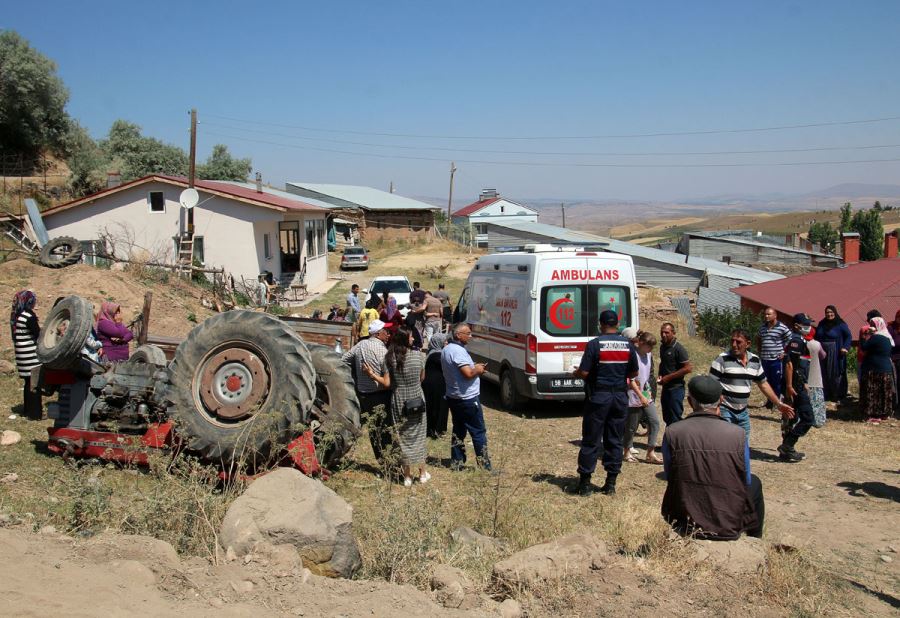 Gurbetçinin Kullandığı Traktör Devrildi: 2 Yaralı 