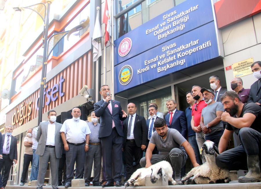 Başkan Kurban Kestirerek Göreve Başladı 