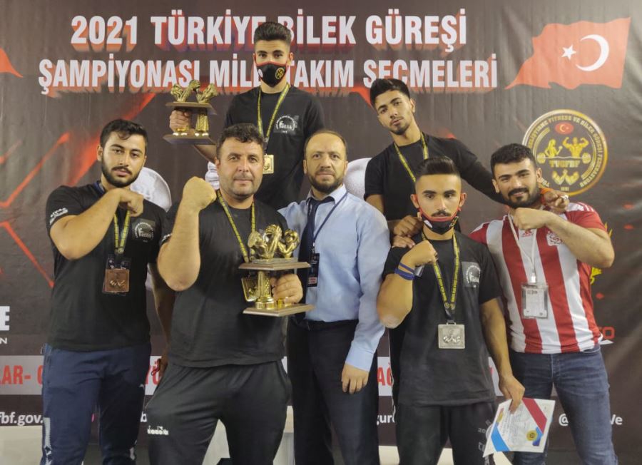 Bilekler Yarıştı
