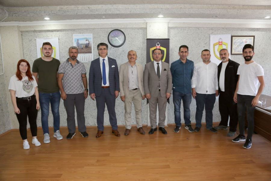 Eken'den 4 Eylül Gazeteciler Cemiyeti'ne Ziyaret