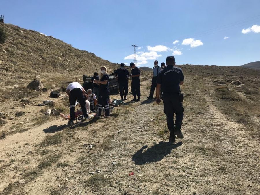 Otomobil Şarampole Uçtu: 1 Ölü, 5 Yaralı