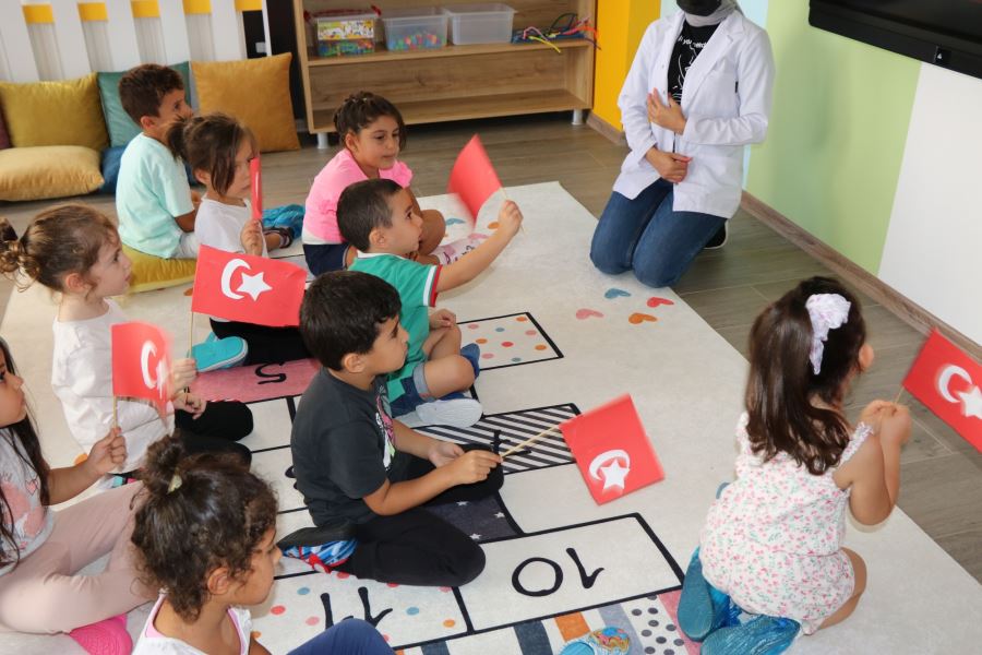 Öğrencilerimize Milli Duygular Aşılıyoruz
