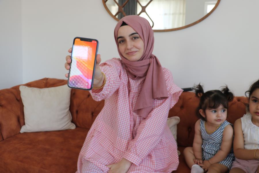 Pastadan 8 Bin TL Değerinde Telefon Çıktı