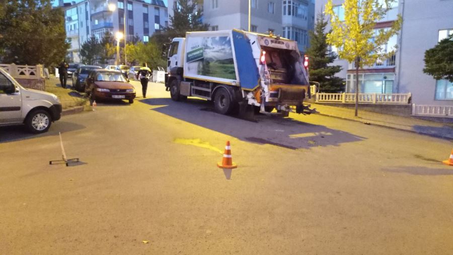 Çöp Kamyonunun Çarptığı Kadın Öldü--Video