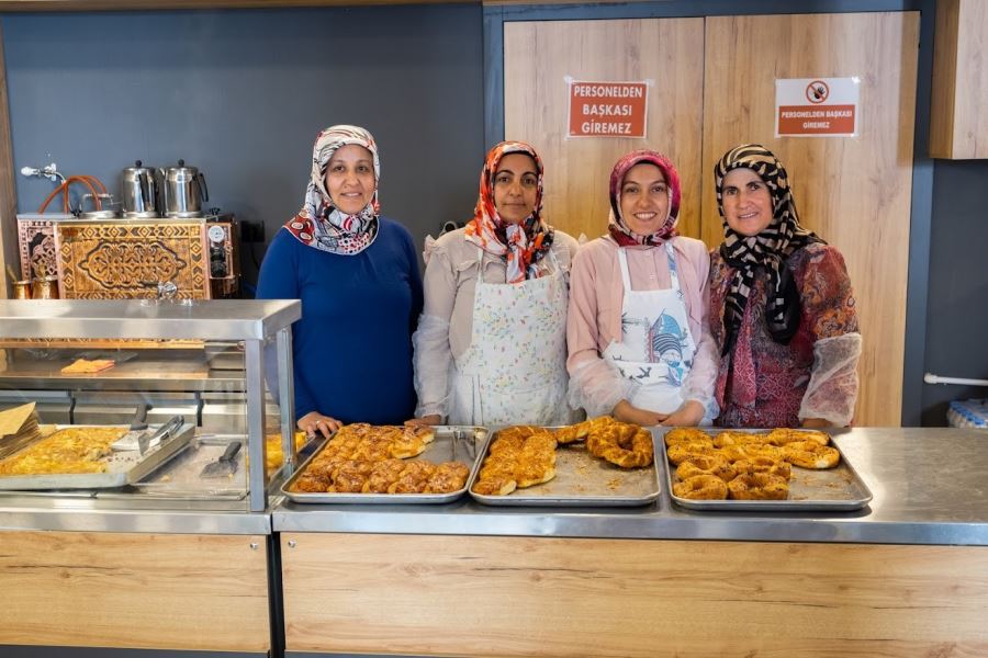 Kadınlar Bir Oldu, İlçenin İlk Pastanesini Açtı--Video