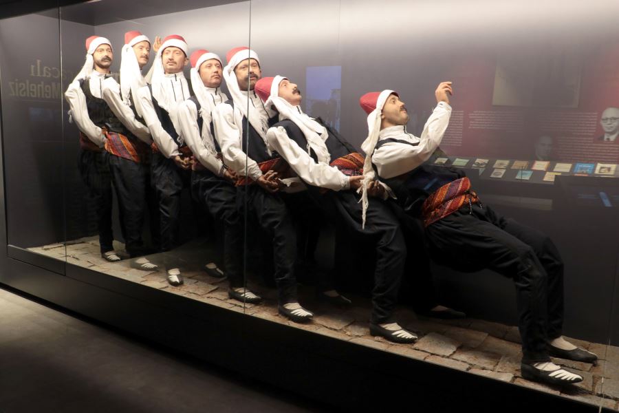 Bir Şehrin Hikayesi Tarihi Binada Sergileniyor