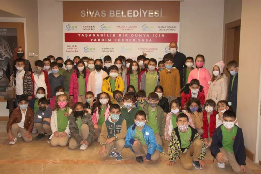 Miniklerden Yardım Kampanyası 