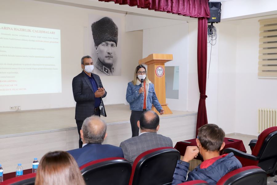 Üniversiteyi Tanıttılar
