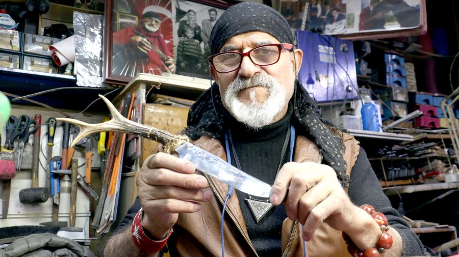 Gözleri Bozulsa Da Vazgeçmiyor