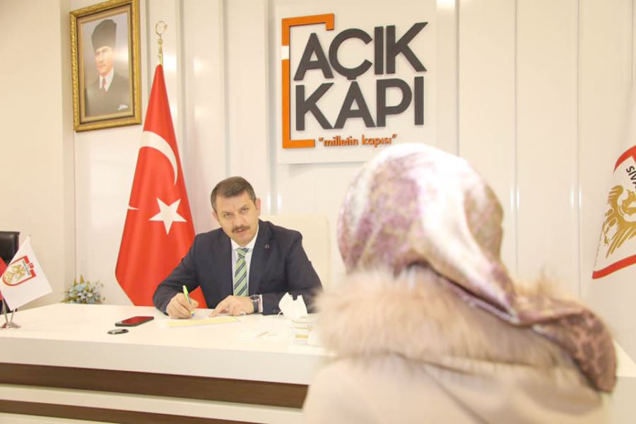   Vali Ayhan Talepleri Dinledi