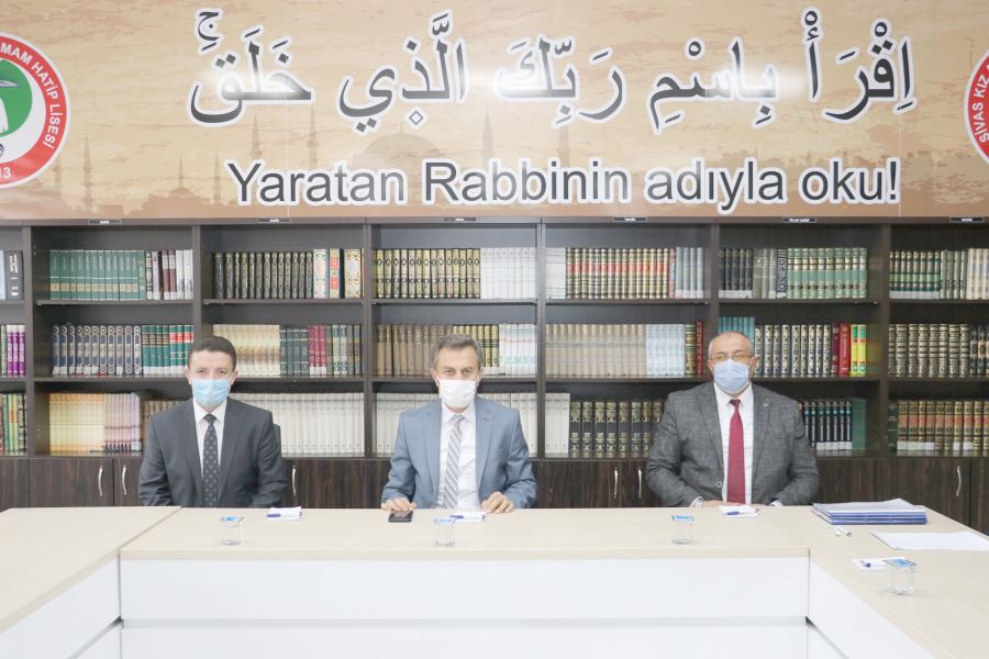 Milli Değerlerine Bağlı Bireyler Yetiştirmeliyiz