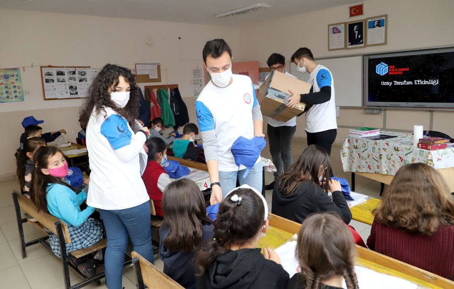 Uzay Bilimlerini Eğlenerek Öğrendiler