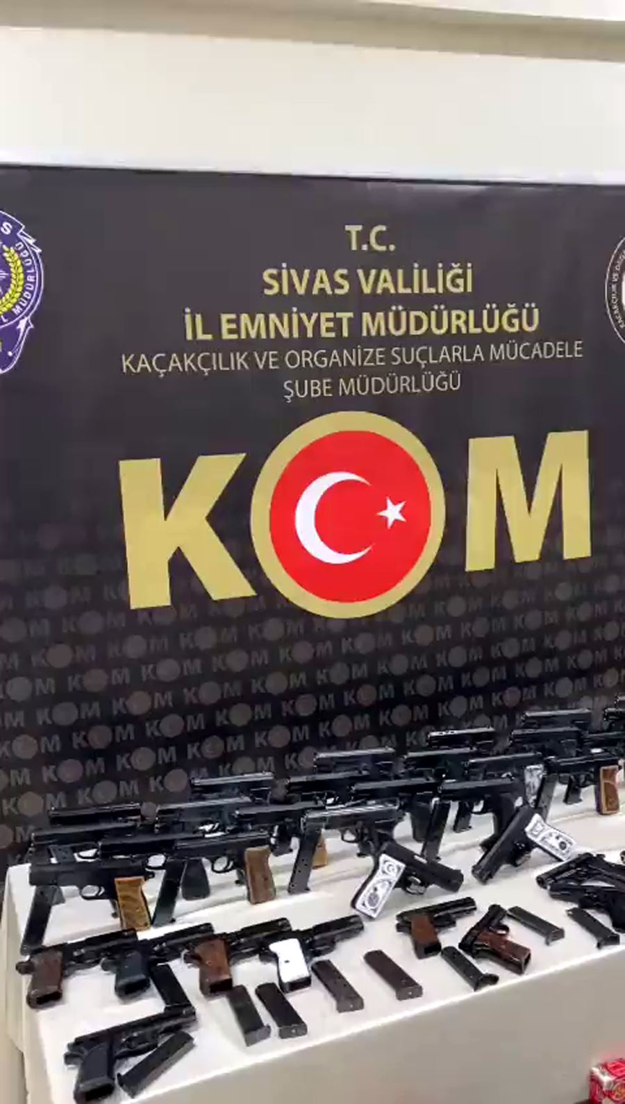 Polisi Geçemediler, Cephane Gibi--Video