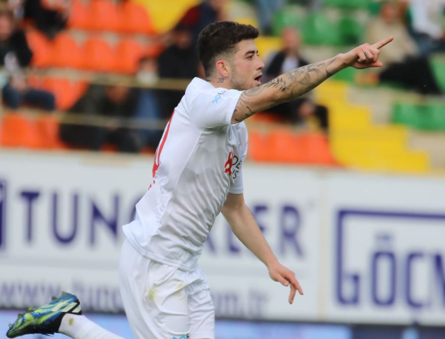 Alanyaspor Maçının Adamı Kerem!