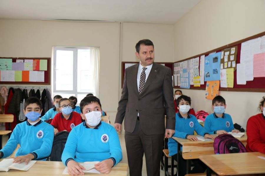 Kütüphanesiz Okul Kalmayacak