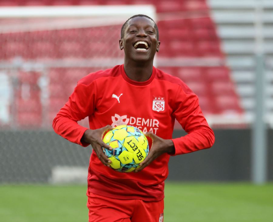 Alkışlar Max Gradel