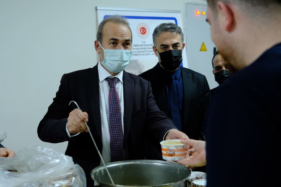 Öğrencilere Sıcak Çorba İkramı