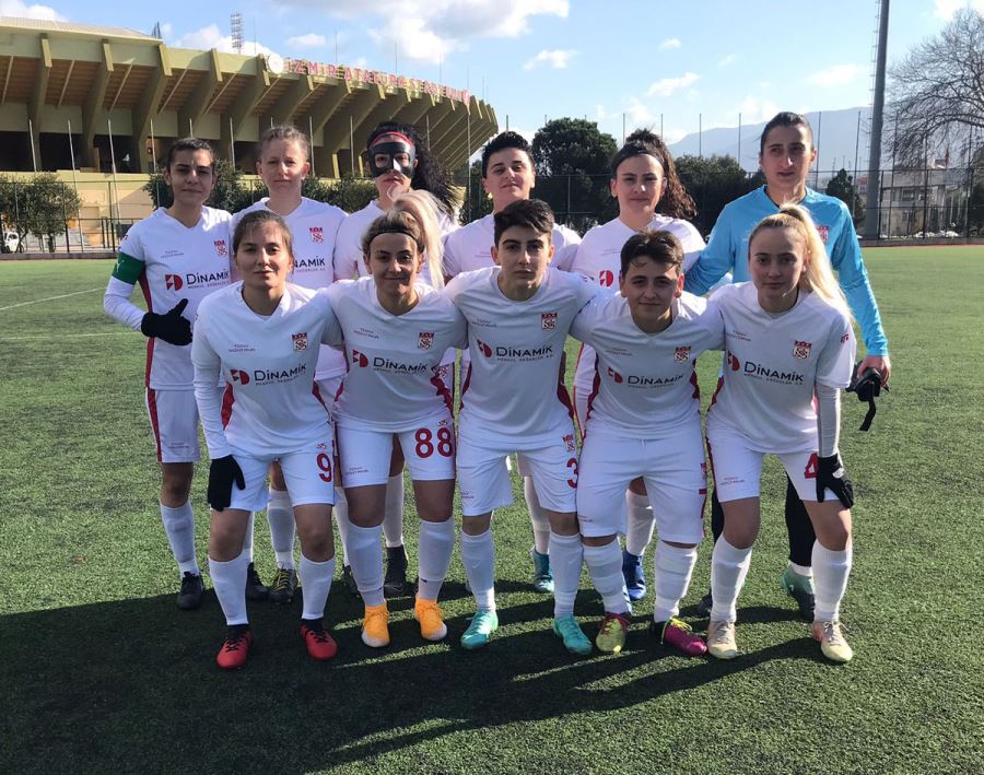 Kızlar 2-0 Mağlubiyetle Döndü