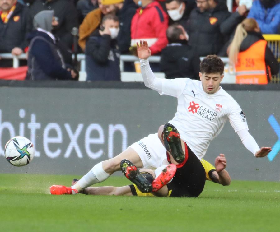 Kerem Atakan, Fener Maçında Yok!
