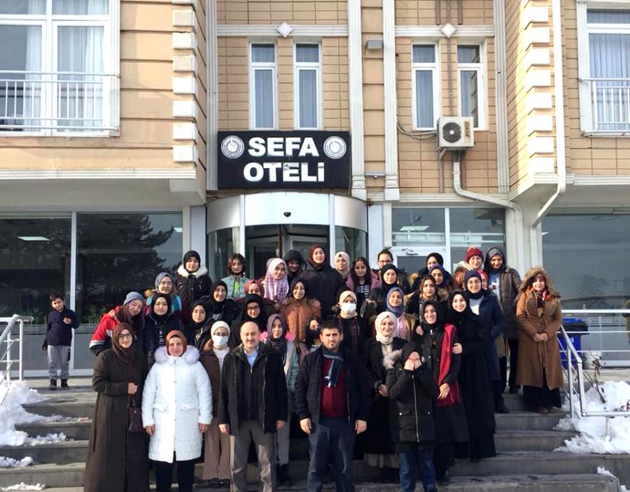 Lise Öğrencileri Kampta Buluştu