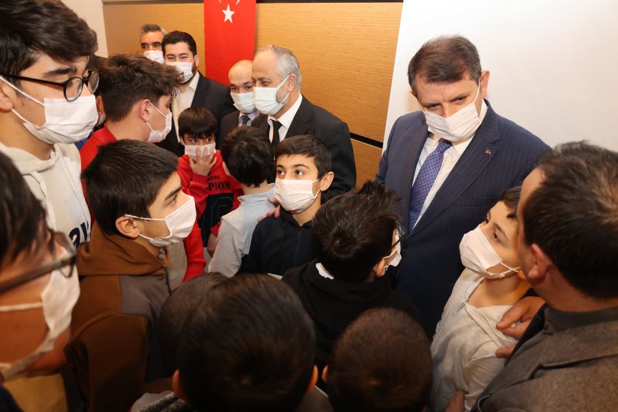 Öğrenciler Kampta Buluştu