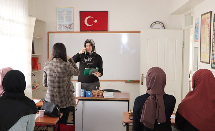 Öğrencilere İşaret Dili Kursu