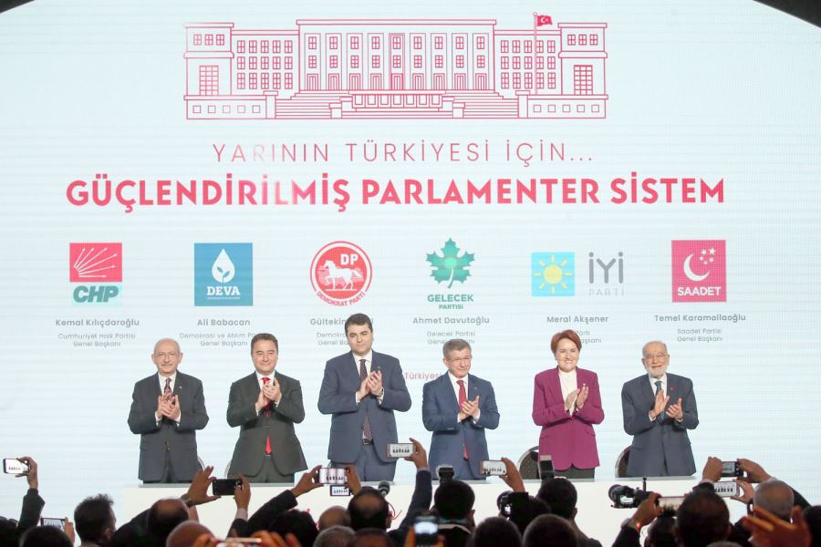 Milletimiz Geleceğe Umutla Bakacak