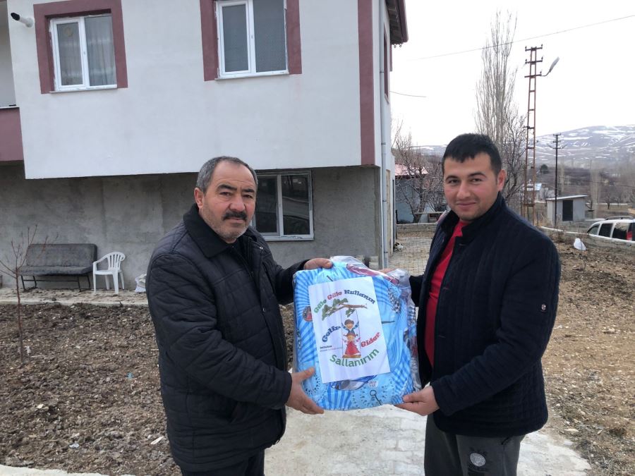 Muhtardan Ailelere Yürek Isıtan Hediye