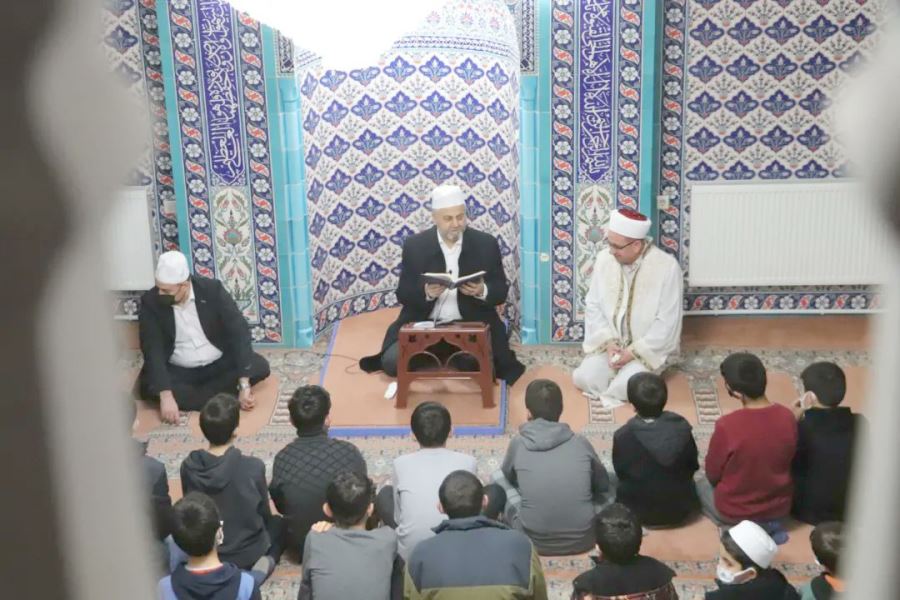 Gençliğinizin  Kıymetini Bilin