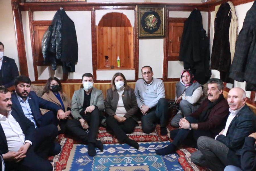 Milletin Emrindeyiz