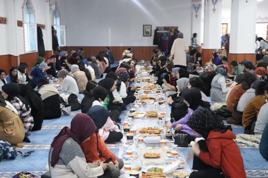 Camide İftar Yaptılar